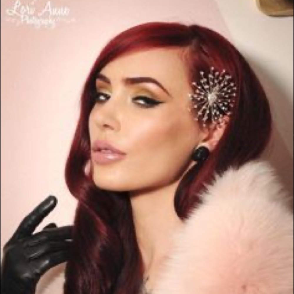 Pinup Couture starburst hair pin comb